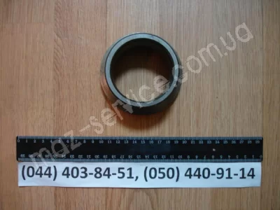 5336-2402029-10 Втулка распорная
