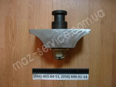 5245-2704040 Гнездо в сборе с шкворнем