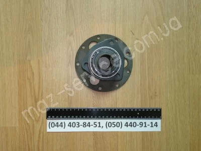 7511-1029120 Ось ведомой шестерни привода ТНВД в сб с подш.и манж.