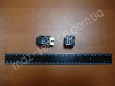 3842-3710-02.09 Выключатель плафона осв. салона